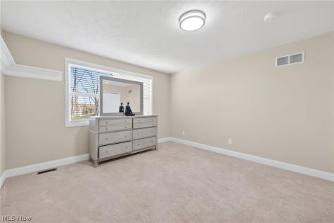 18079 Clare Court Strongsville OH 44149