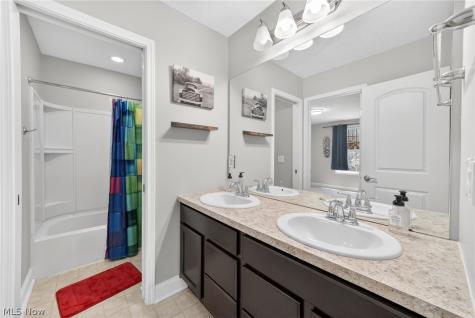 18079 Clare Court Strongsville OH 44149