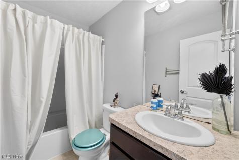18079 Clare Court Strongsville OH 44149