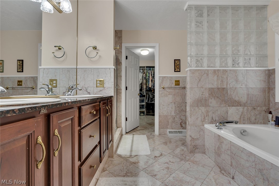 7724 Amberwood Trail Boardman OH 44512