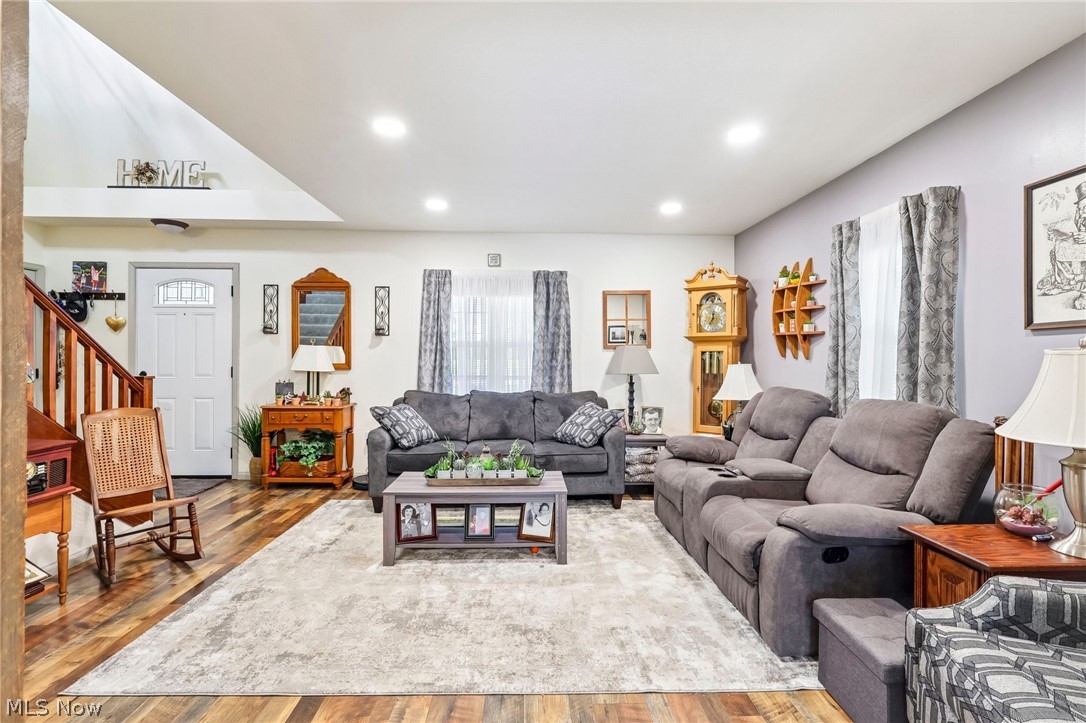 1130 Howell East Palestine OH 44413