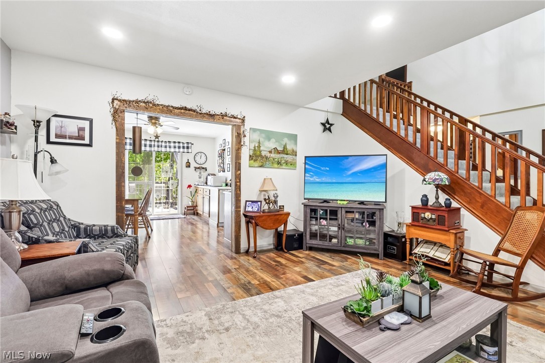 1130 Howell East Palestine OH 44413
