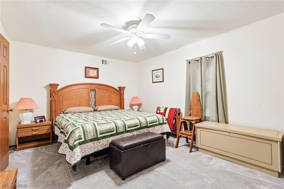 1130 Howell East Palestine OH 44413