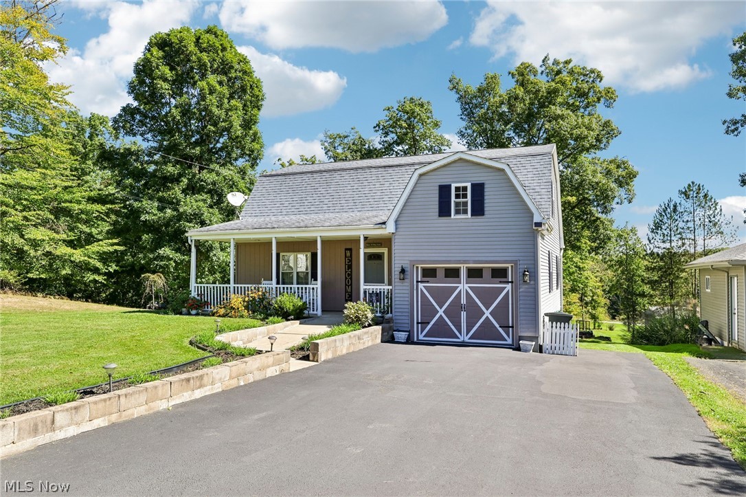 1130 Howell East Palestine OH 44413