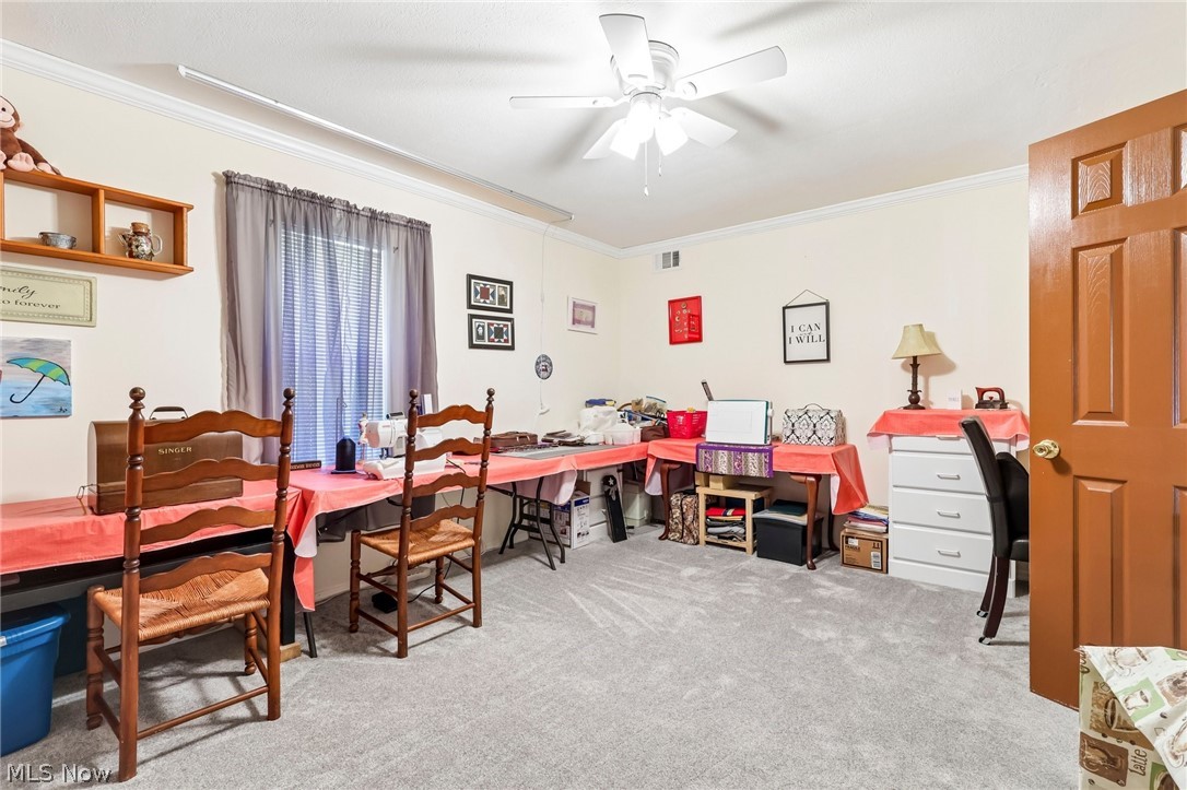 1130 Howell East Palestine OH 44413