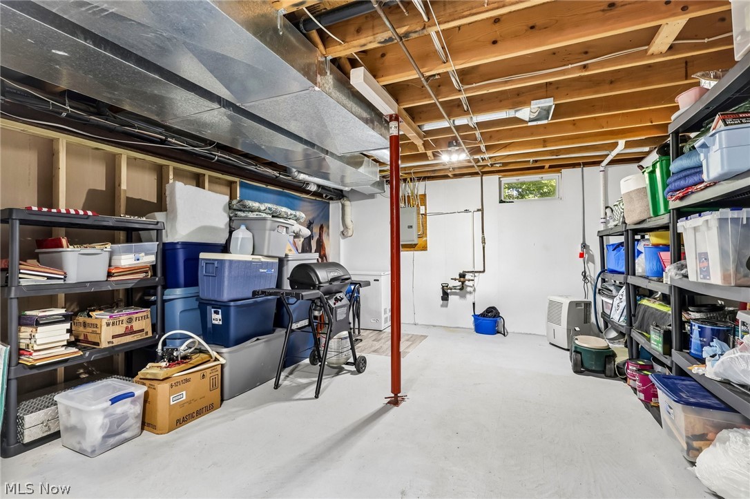 1130 Howell East Palestine OH 44413
