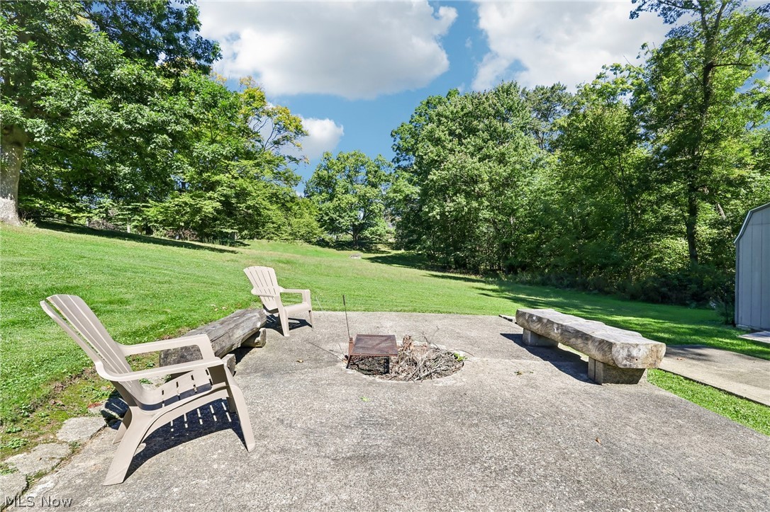 1130 Howell East Palestine OH 44413