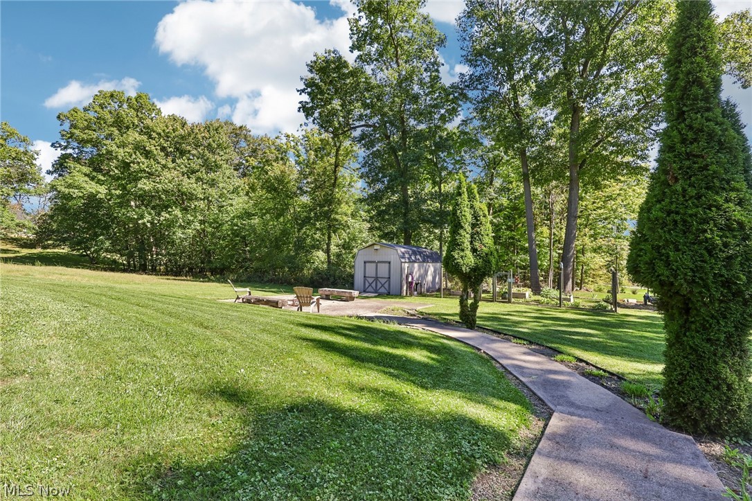 1130 Howell East Palestine OH 44413