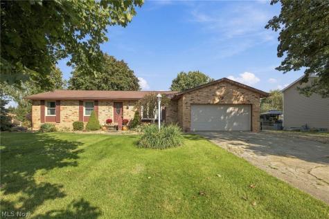 3821 Apache Street NW Uniontown OH 44685