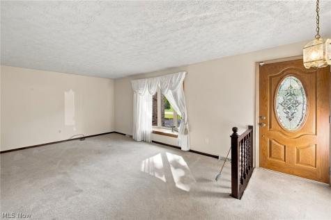 3821 Apache Street NW Uniontown OH 44685