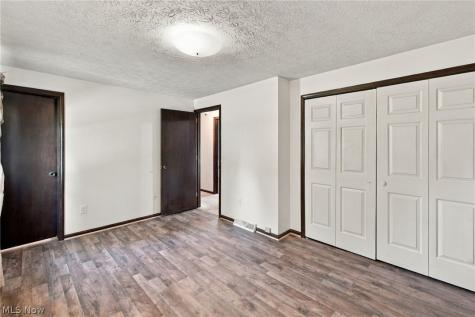 3821 Apache Street NW Uniontown OH 44685