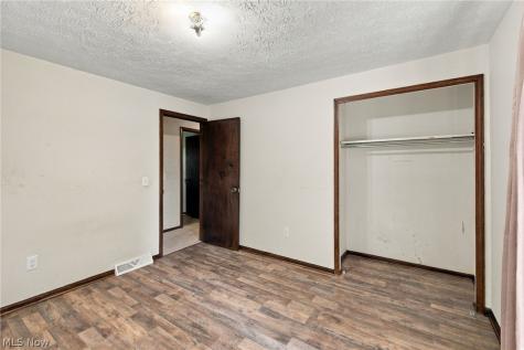 3821 Apache Street NW Uniontown OH 44685
