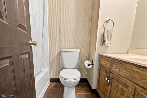 3821 Apache Street NW Uniontown OH 44685