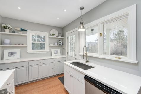 285 Bassett Road Bay Village OH 44140