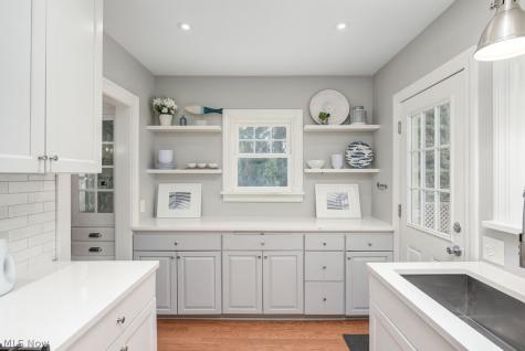 285 Bassett Road Bay Village OH 44140