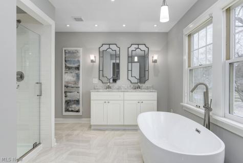 285 Bassett Road Bay Village OH 44140
