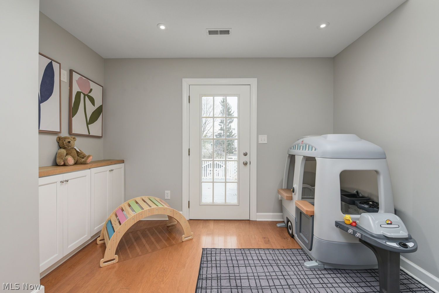 285 Bassett Road Bay Village OH 44140