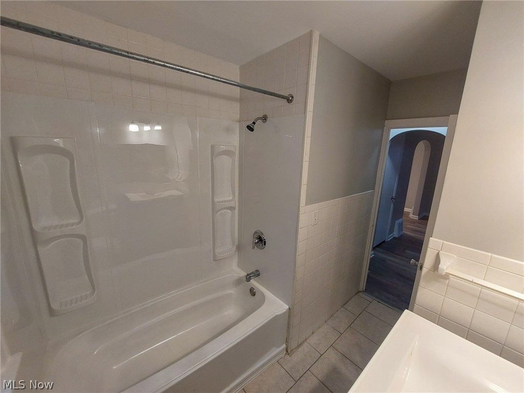 1203 25th Street NE Canton OH 44714