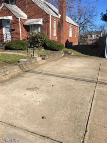 1203 25th Street NE Canton OH 44714