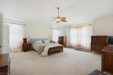 131 Heartland Circle Hinckley OH 44233