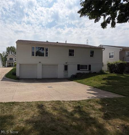 1123 Overridge Avenue SE North Canton OH 44720