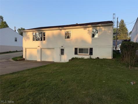1123 Overridge Avenue SE North Canton OH 44720