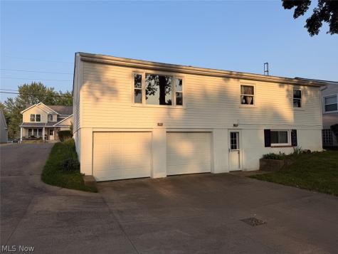 1123 Overridge Avenue SE North Canton OH 44720