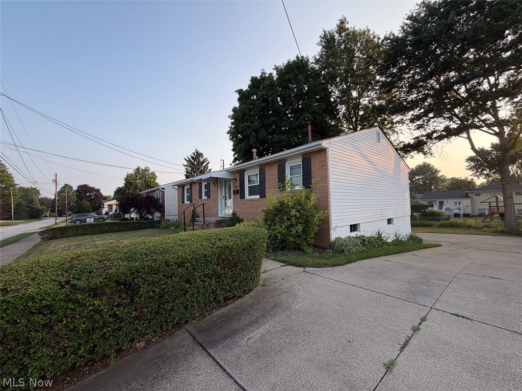 1123 Overridge Avenue SE North Canton OH 44720