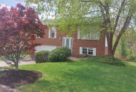 3241 Saint Charles Drive Steubenville OH 43952