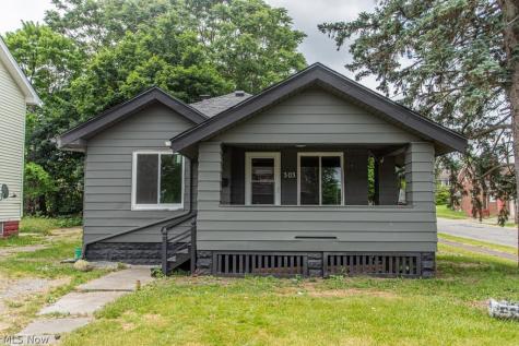 303 E Ravenwood Avenue Youngstown OH 44507