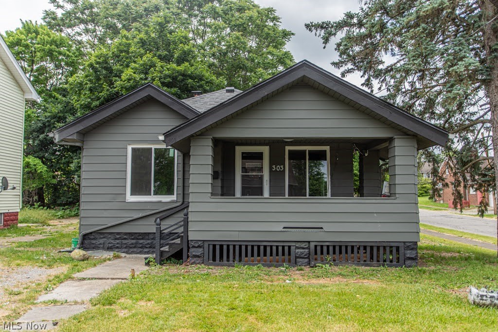 303 E Ravenwood Avenue Youngstown OH 44507