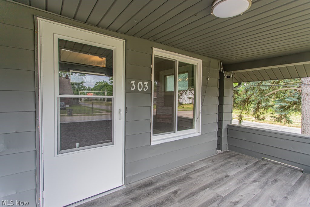 303 E Ravenwood Avenue Youngstown OH 44507