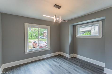 303 E Ravenwood Avenue Youngstown OH 44507