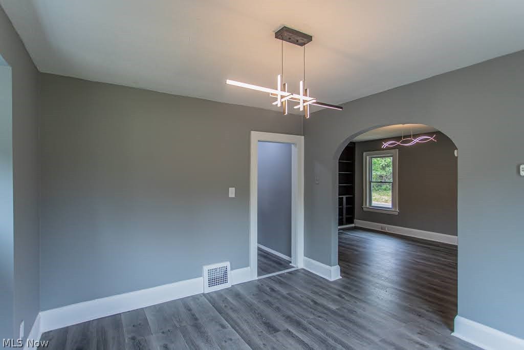 303 E Ravenwood Avenue Youngstown OH 44507