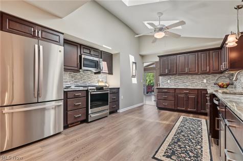 4824 Rolling View Drive Akron OH 44333