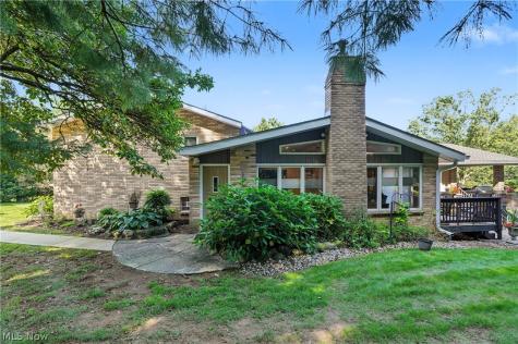 4824 Rolling View Drive Akron OH 44333