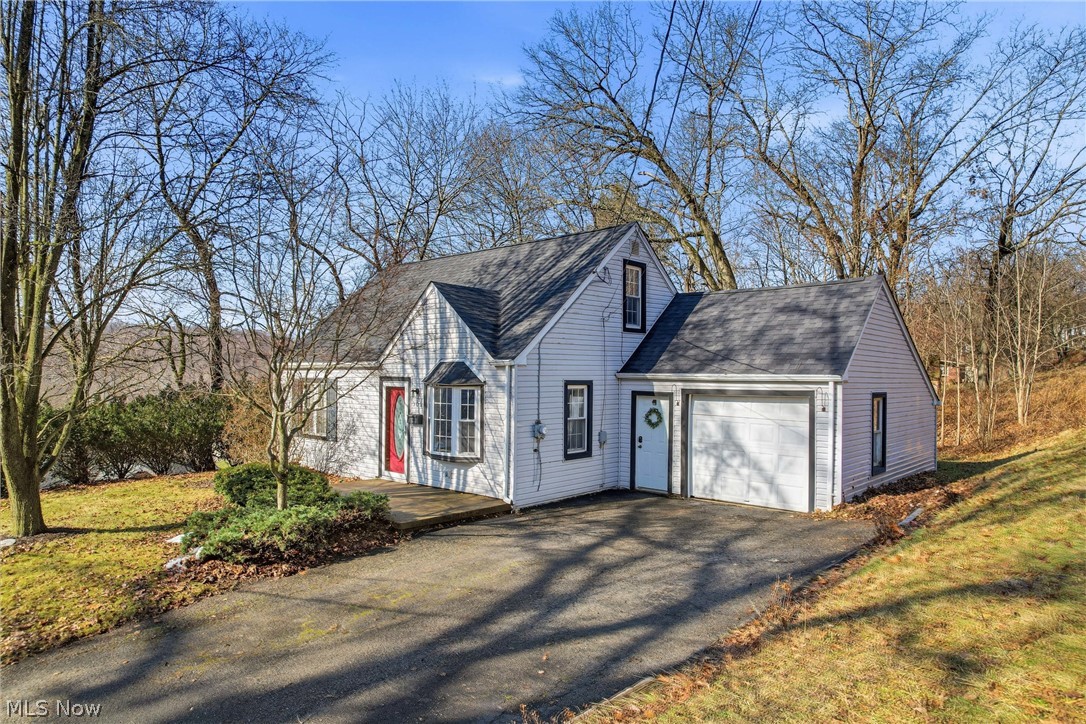 306 Park Avenue Lowellville OH 44436