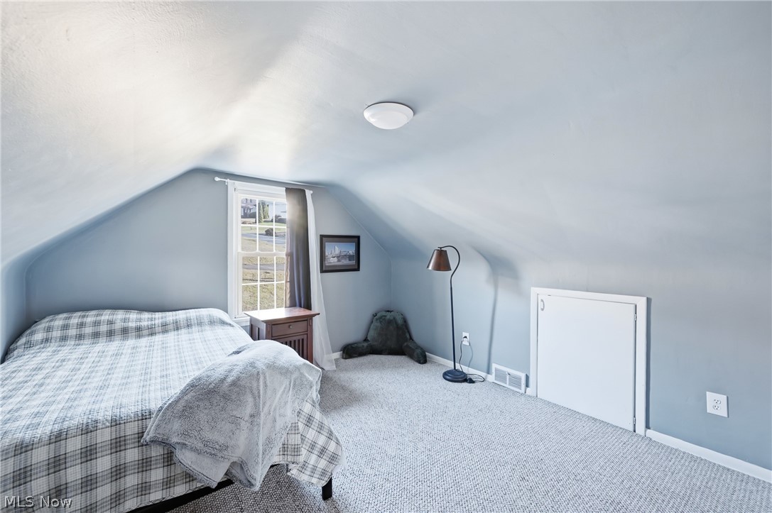 306 Park Avenue Lowellville OH 44436