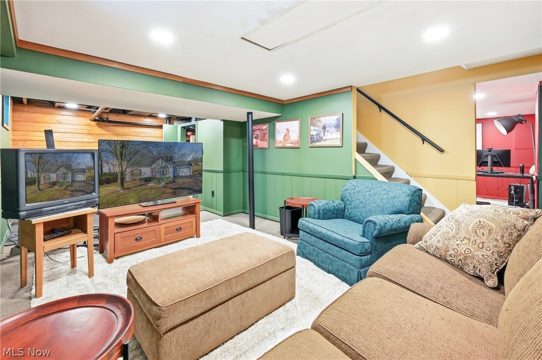 306 Park Avenue Lowellville OH 44436