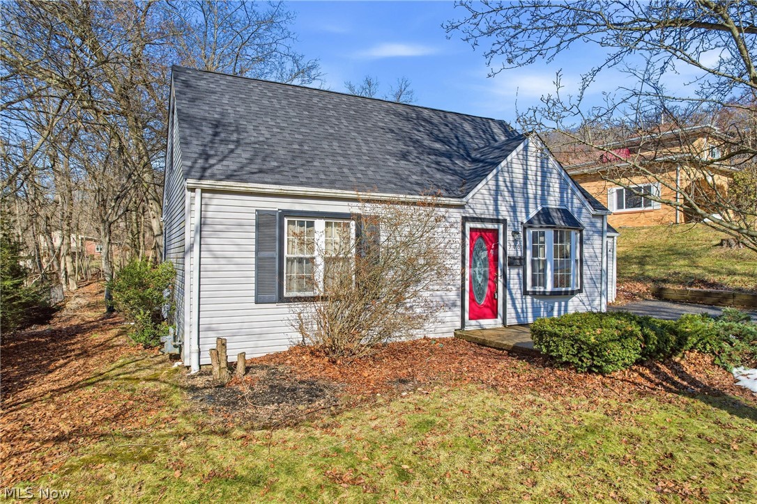 306 Park Avenue Lowellville OH 44436