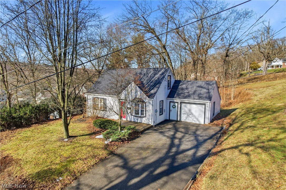 306 Park Avenue Lowellville OH 44436