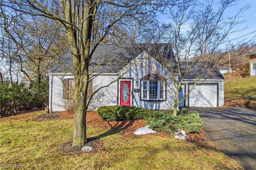 306 Park Avenue Lowellville OH 44436