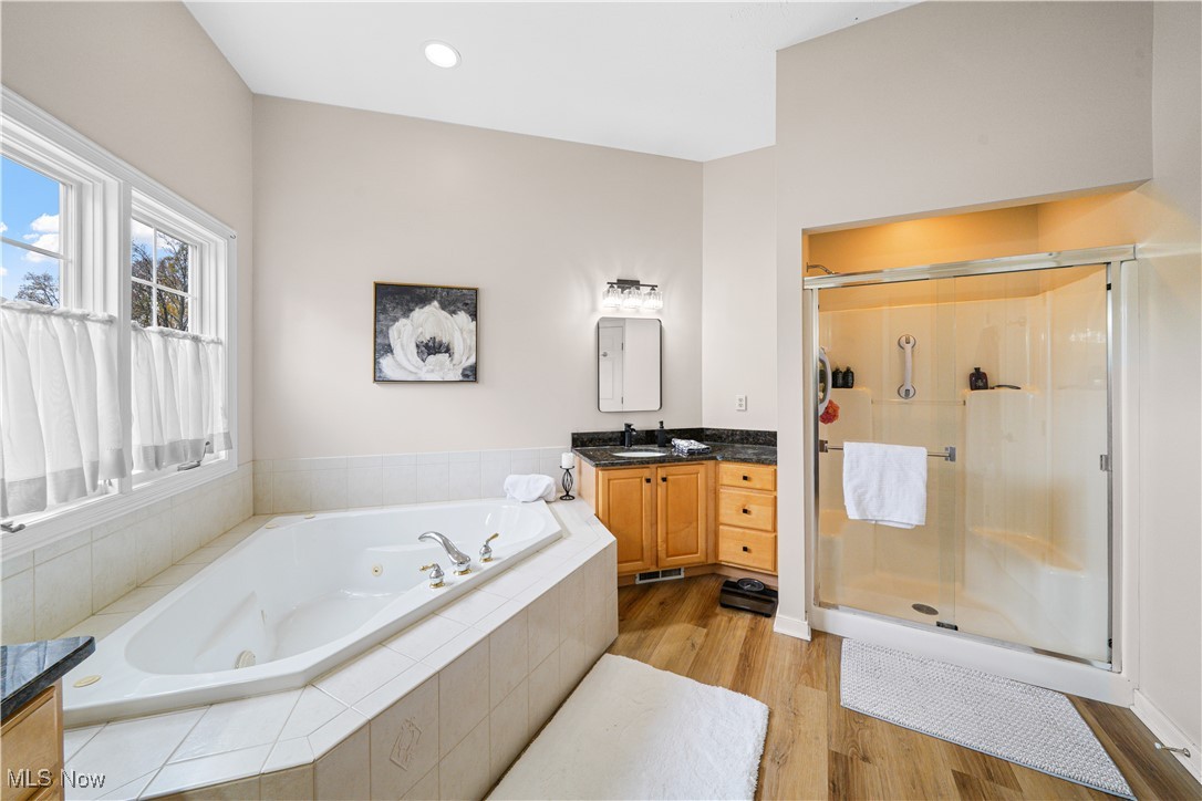 915 Cimarron Oval Aurora OH 44202