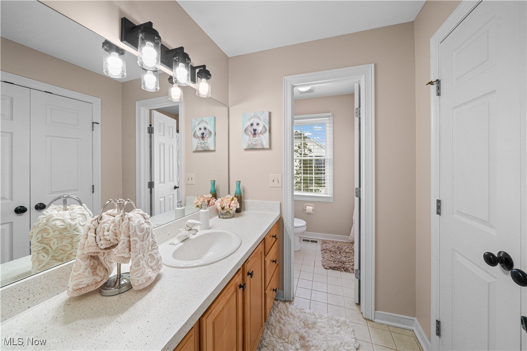 915 Cimarron Oval Aurora OH 44202