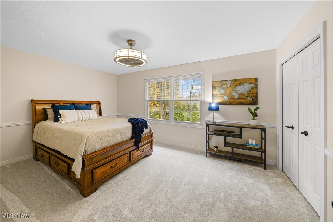 915 Cimarron Oval Aurora OH 44202