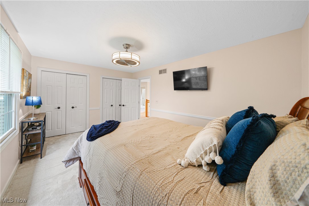 915 Cimarron Oval Aurora OH 44202