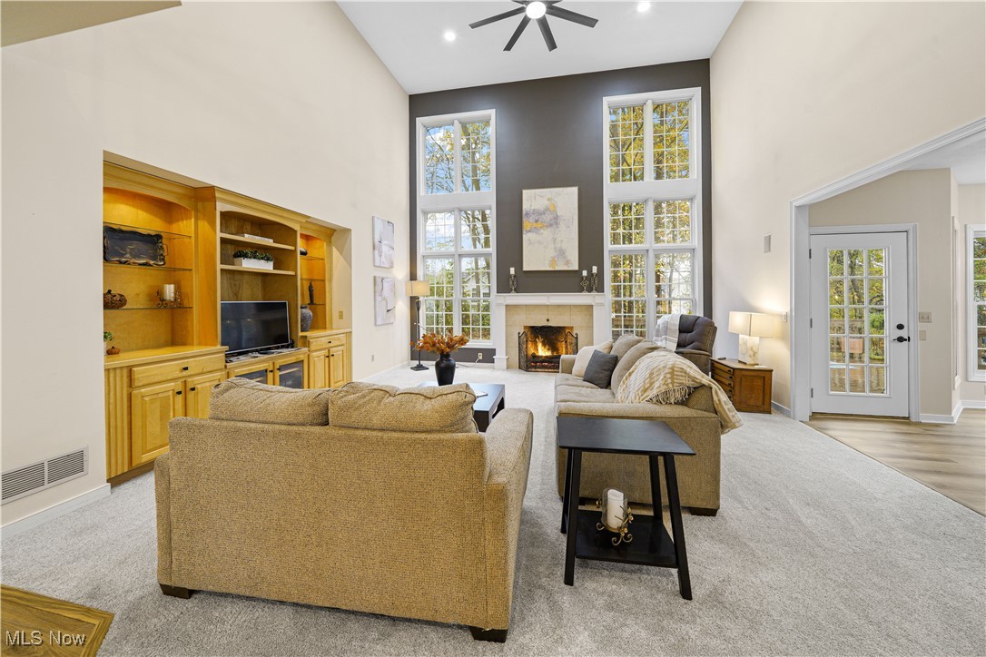 915 Cimarron Oval Aurora OH 44202