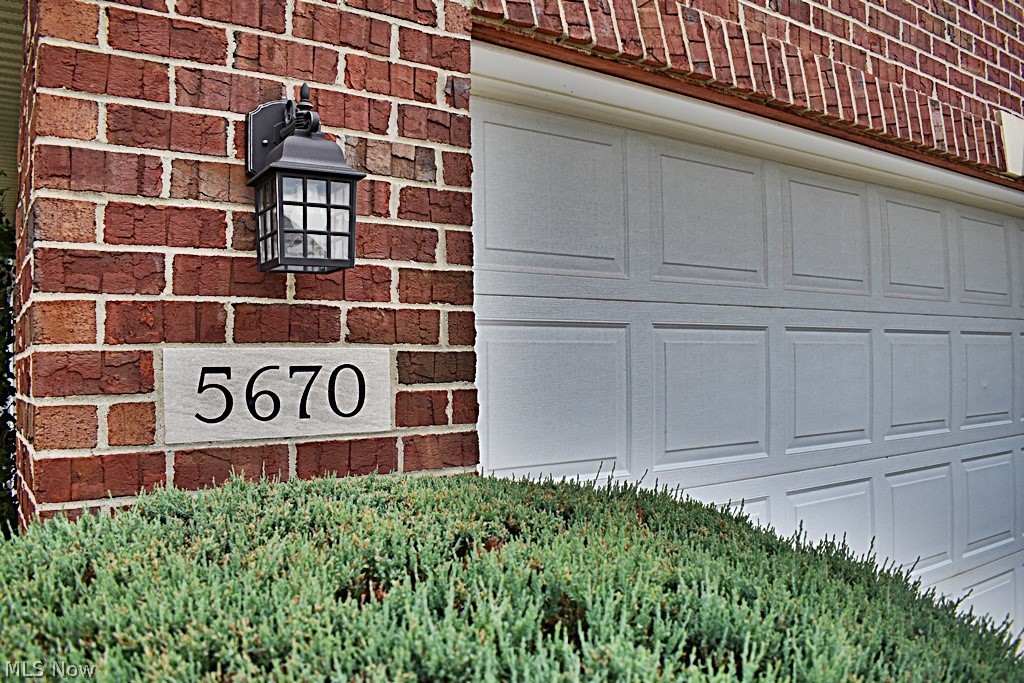 5670 W Longridge Drive Seven Hills OH 44131