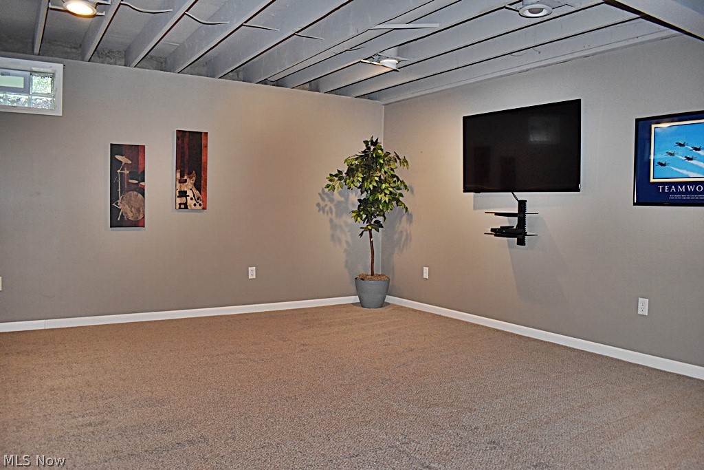 5670 W Longridge Drive Seven Hills OH 44131