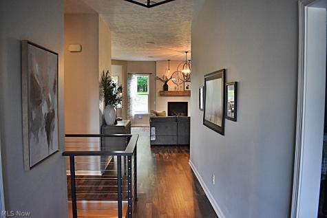 5670 W Longridge Drive Seven Hills OH 44131